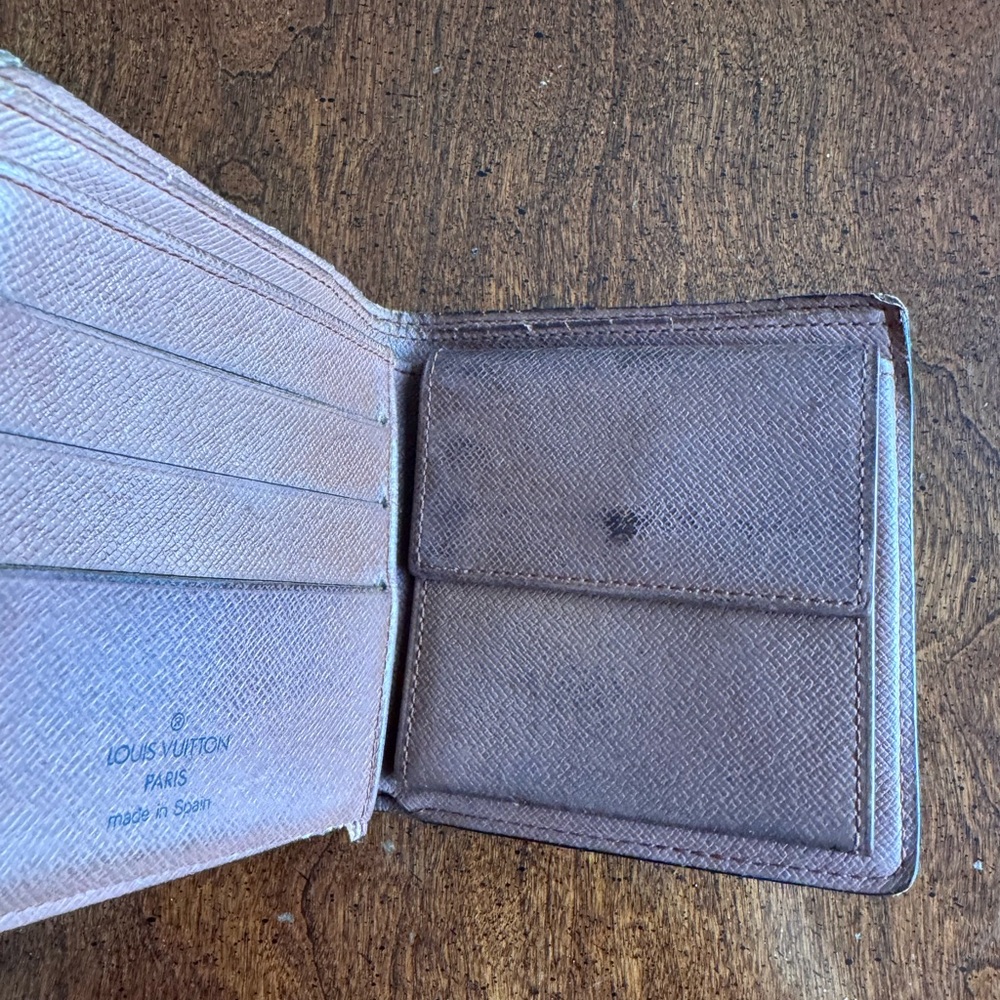 LV Wallet - Picture 5 of 13